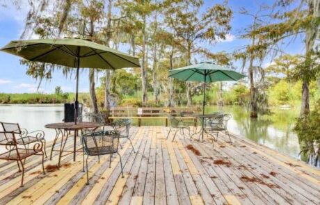 Cajuntravel.com Bayou Oaks patio