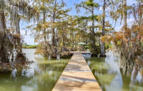 Cajuntravel.com Bayou Oaks walkway