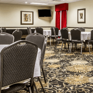 Evangeline Downs Hotel